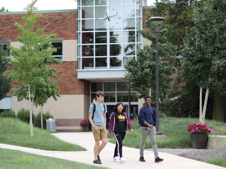 Students walking to class 